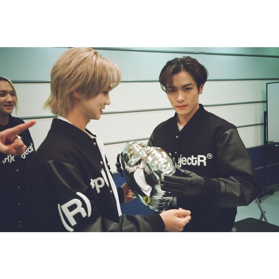 vol.1 THE RAMPAGE vol.2 98年組 長谷川慎・龍・鈴木昂秀・後藤拓磨 photo by 後藤拓磨 2冊組 フォトブック「WE R」 詳細画像 カラー共通 3